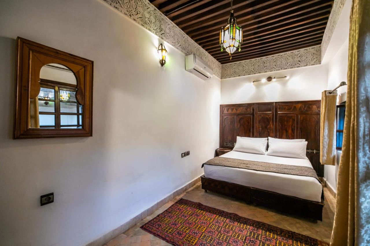 Riad Fes Aicha Buitenkant foto