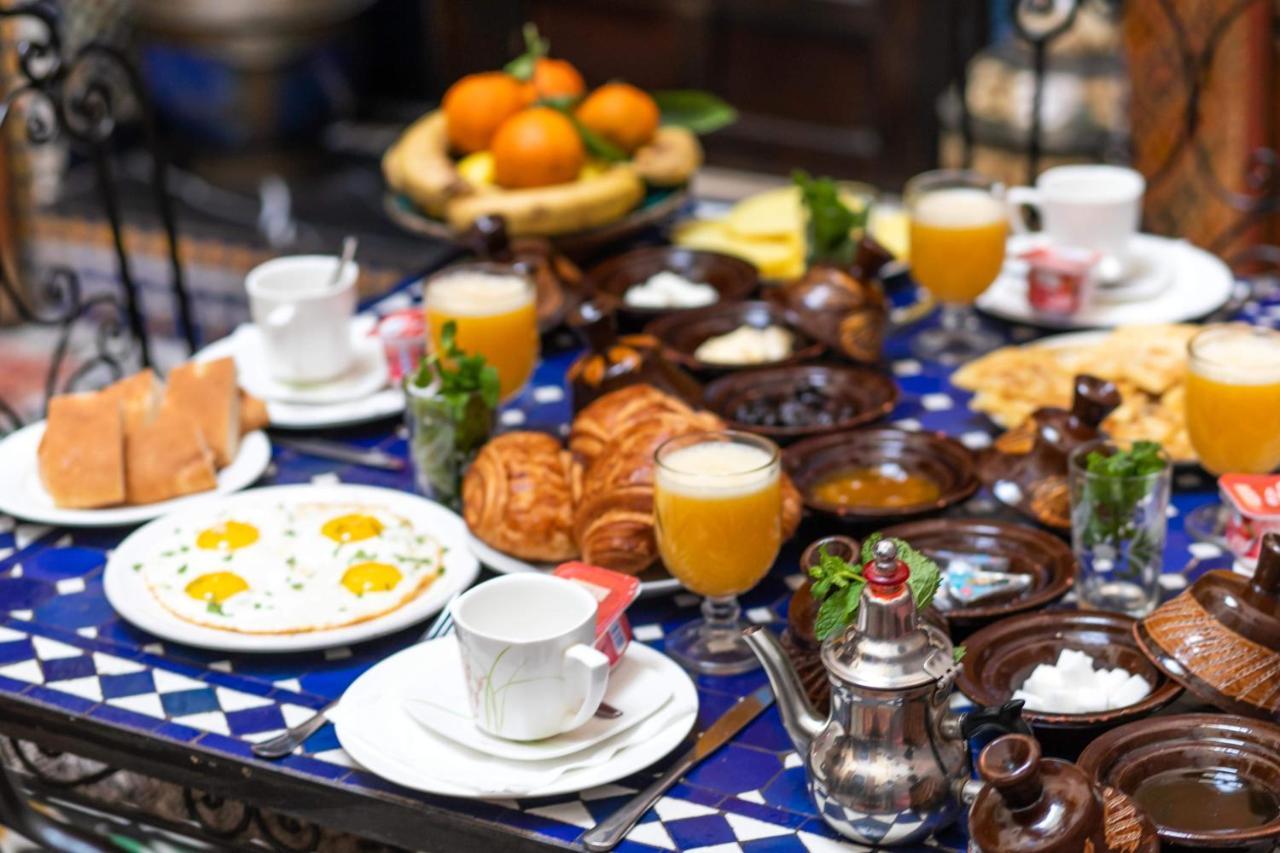 Riad Fes Aicha Buitenkant foto