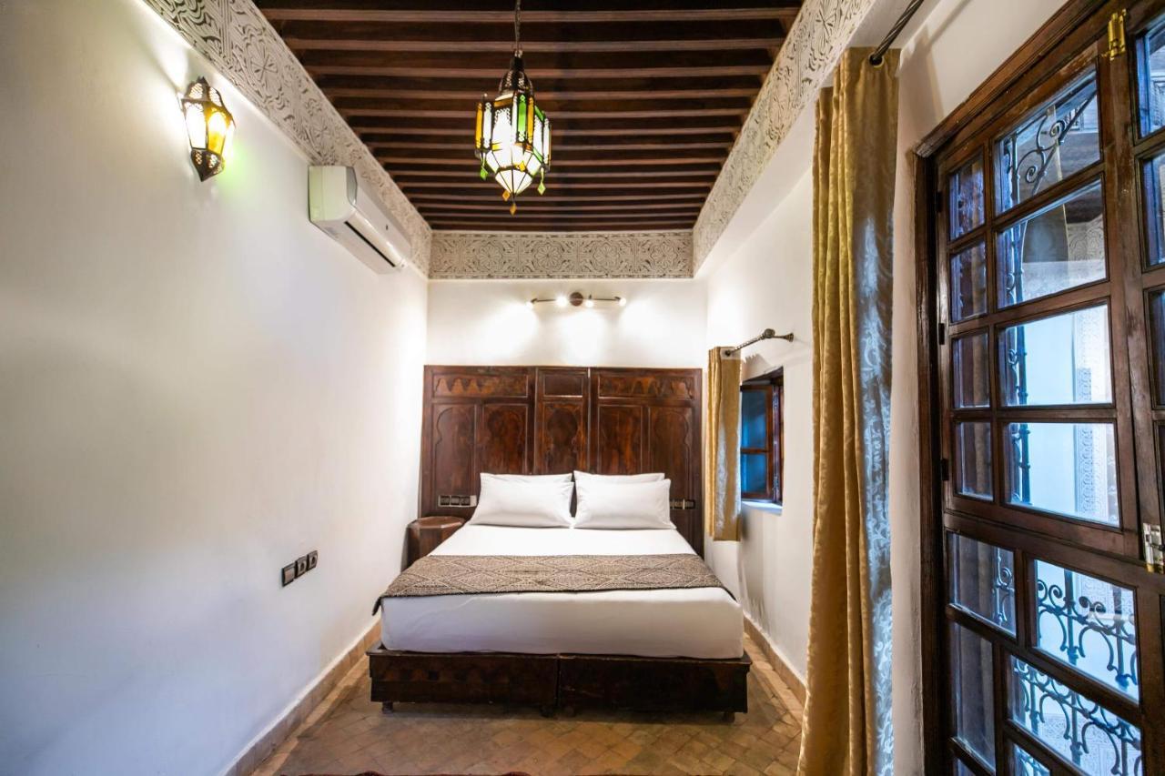 Riad Fes Aicha Buitenkant foto