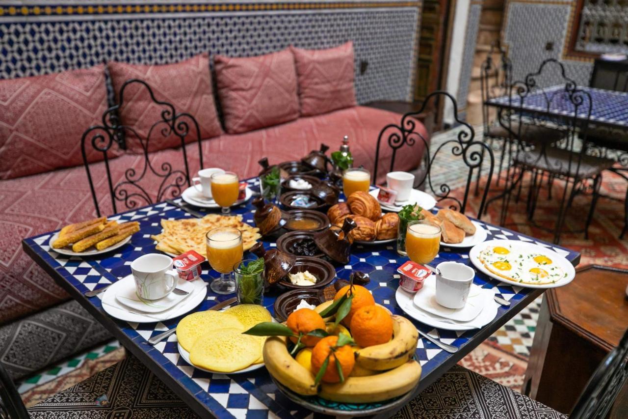 Riad Fes Aicha Buitenkant foto